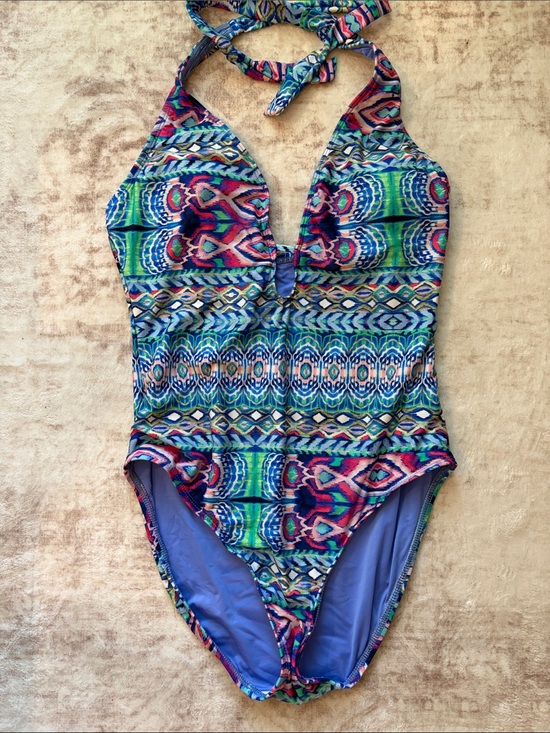 La Blanca Other - La Blanca one piece halter neck swimsuit pretty abstract print size 10